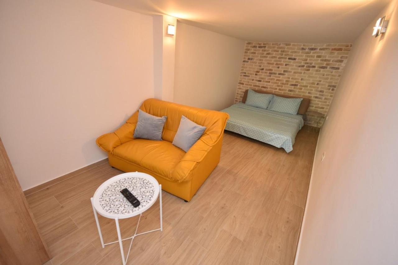 Apartman Taraca Villa Knezevic แฮร์เซ็ก-โนวี ภายนอก รูปภาพ