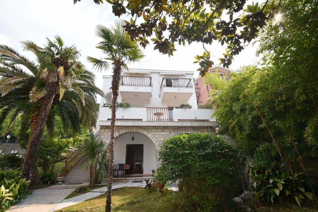 Apartman Taraca Villa Knezevic แฮร์เซ็ก-โนวี ภายนอก รูปภาพ